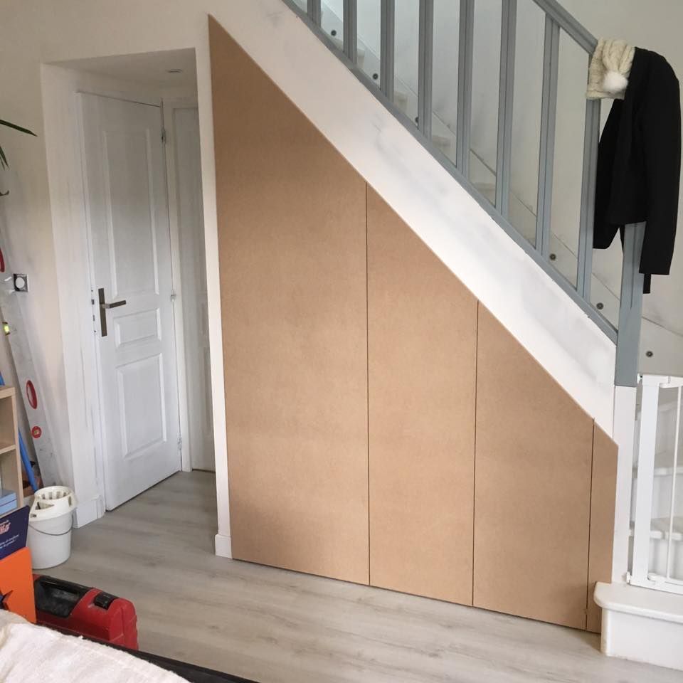 Placards sous des escaliers