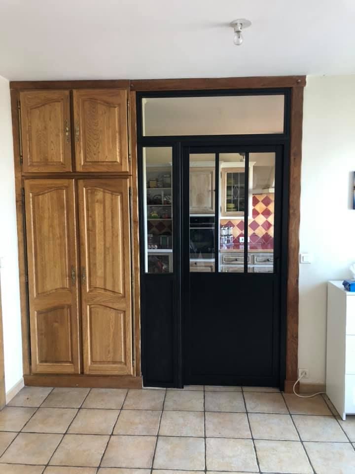 Rénovation d'une porte d'entrée de cuisine