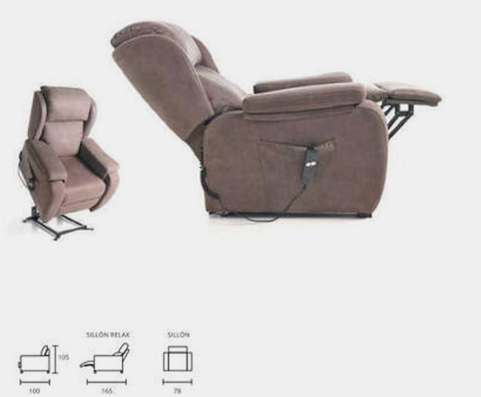 Sillón reclinable elevable marrón, totalmente reclinado y en posición vertical. Diagramas de las dimensiones del sillón a continuación.