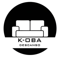 Un logotipo en blanco y negro de un sofá en un círculo.