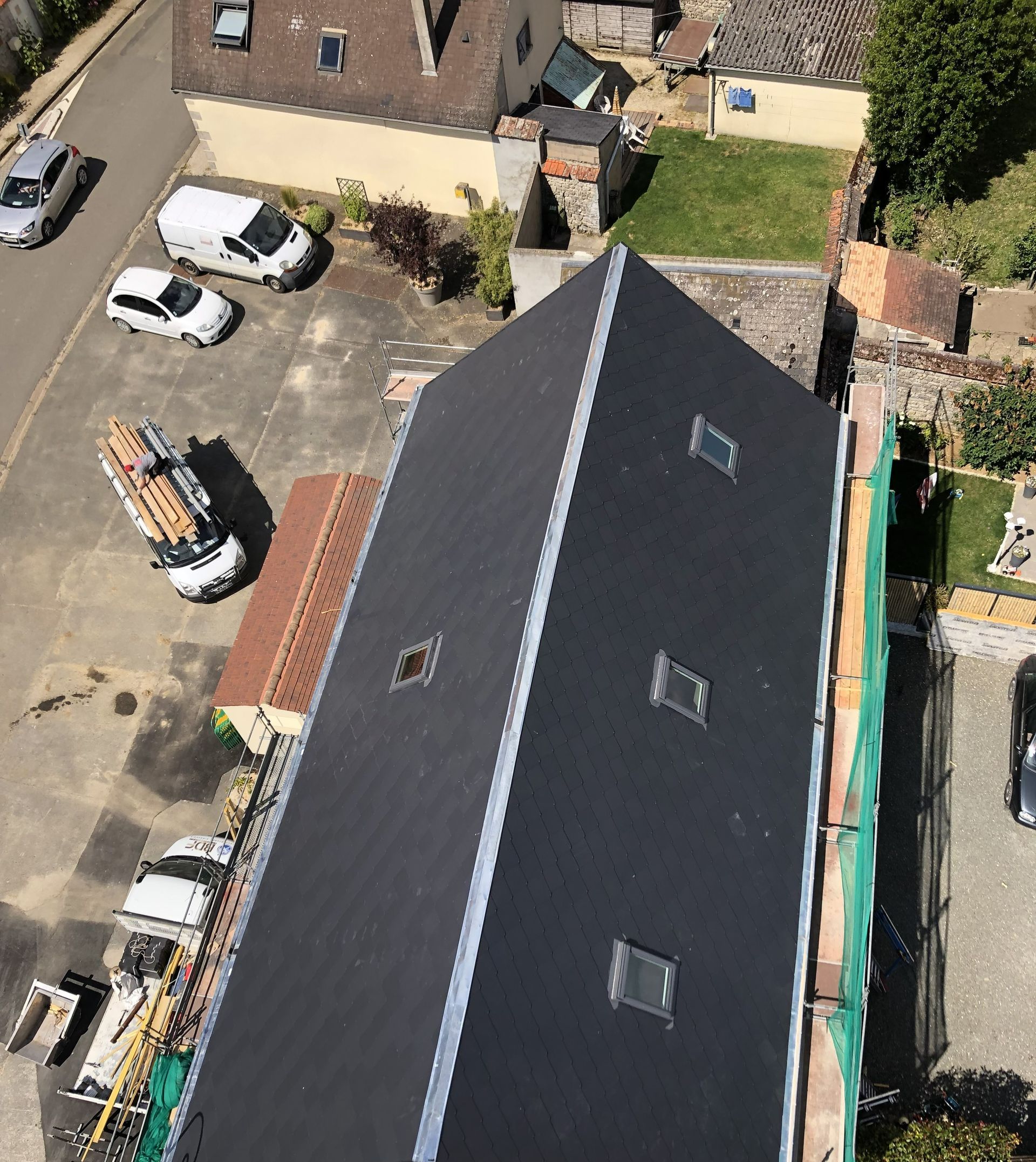 Toit en ardoise vu par-dessus