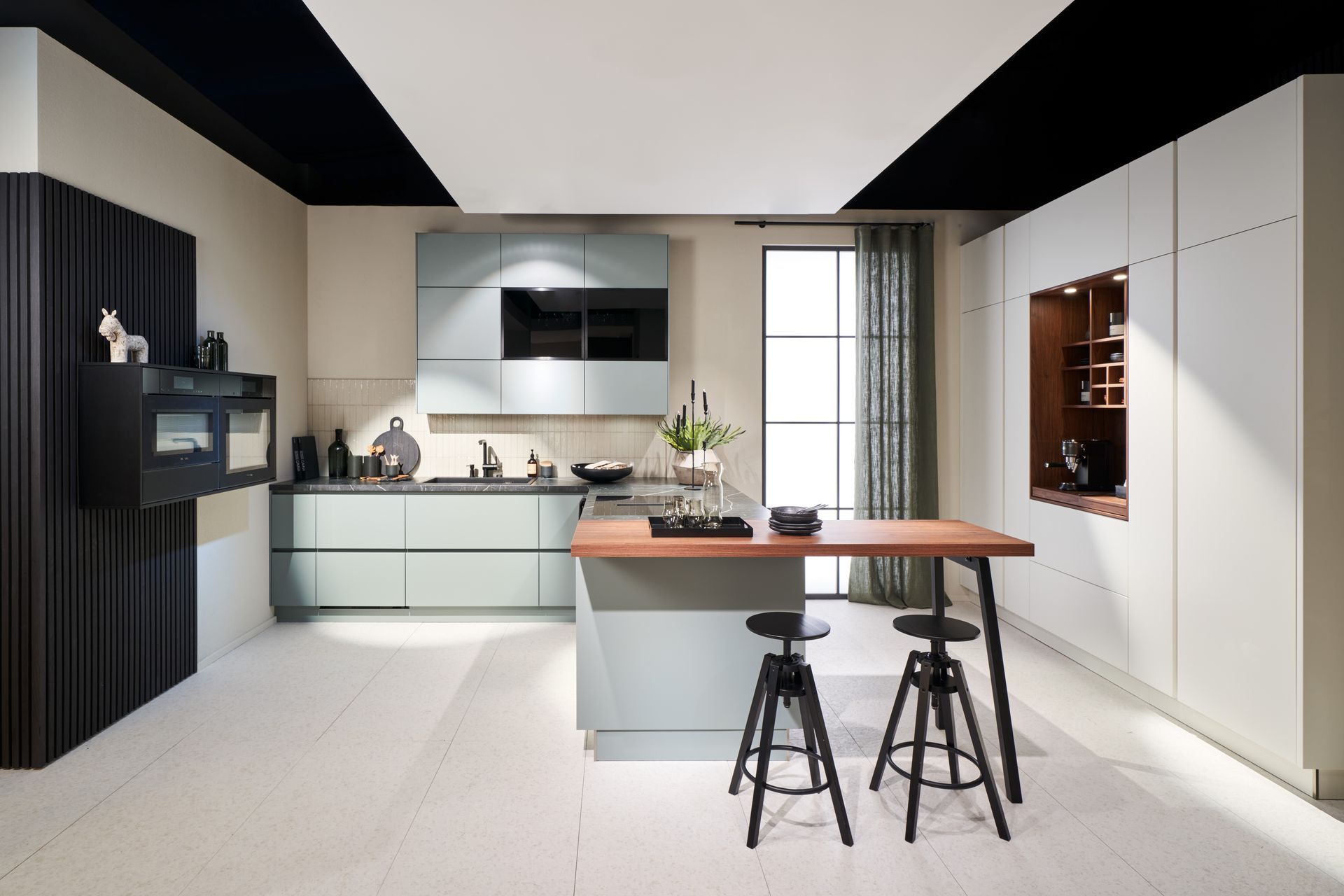 Ausstellung einer offenen Küche von Hamon Küchenstudio