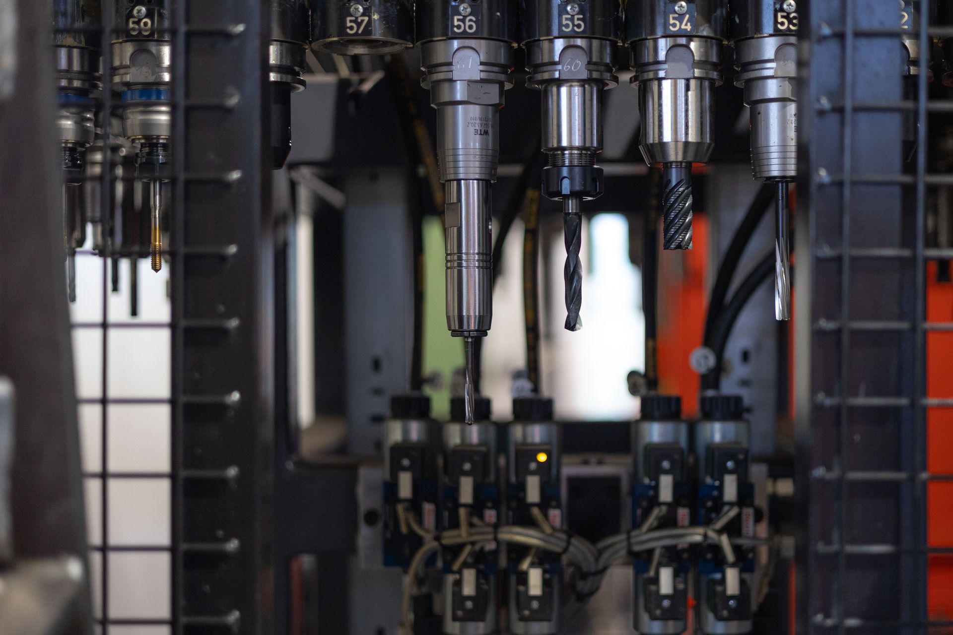 Eine Nahaufnahme von mehreren Bohrköpfen