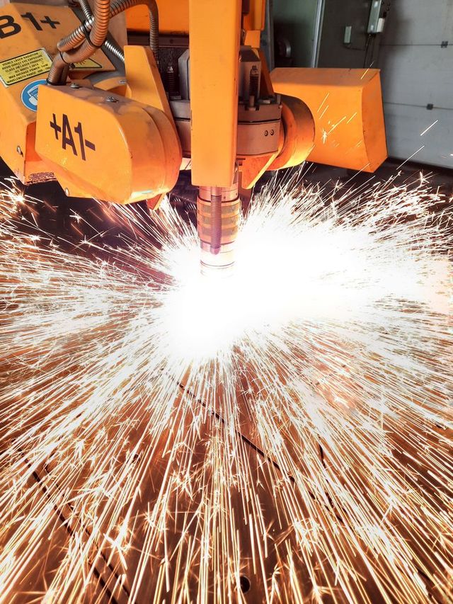 Gensig Metalltechnik Arbeiter haben Spaß