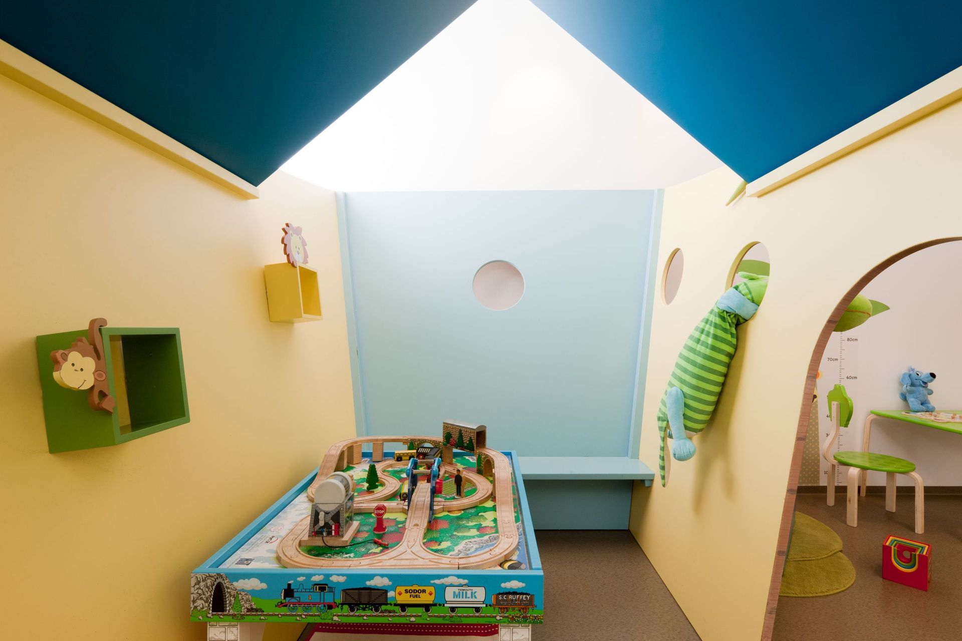 Arche Noah Wartezimmer - dieKINDERarztpraxis