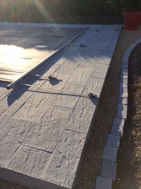 Margelles / terrasse en dallage roche gris