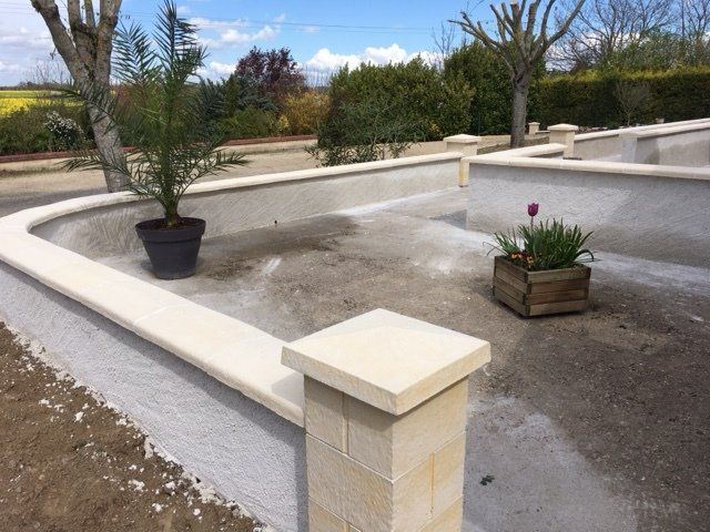 Piliers / Chapeaux et couvertines Abbaye