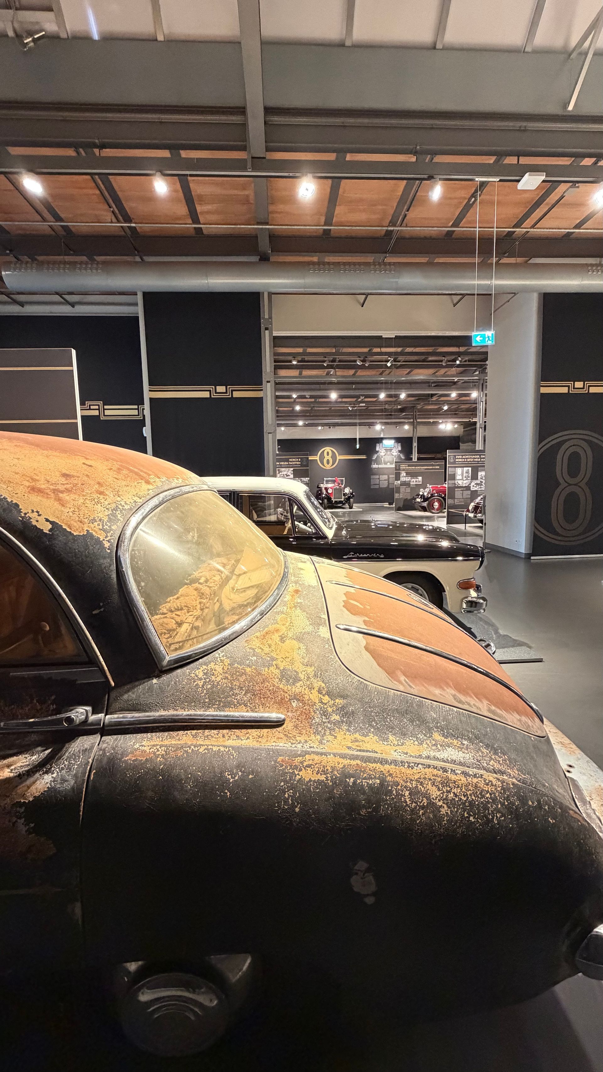 Eine alte Karosserie im August Horch Museum.