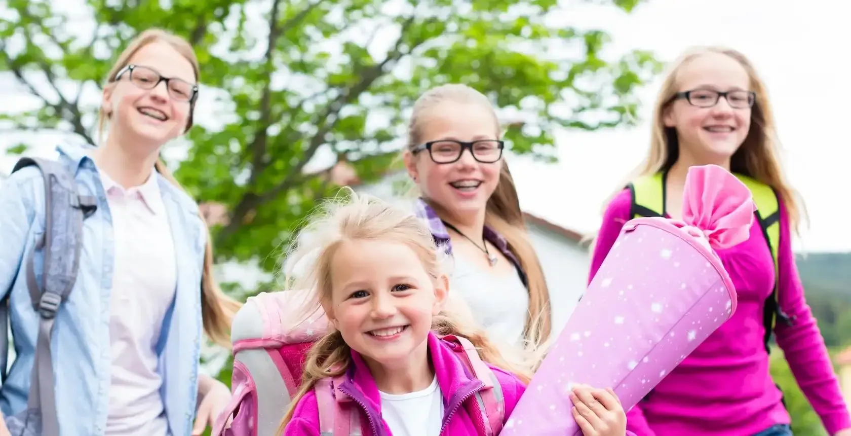 <p class="rteBlock">Kinder mit Schultüten</p>