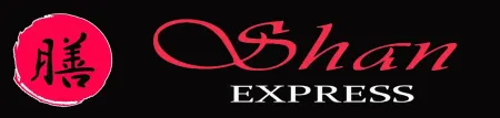 Logotipo de &ldquo;Shan Express&rdquo; en negro y rosa con caracteres chinos estilizados y texto cursivo sobre un fondo oscuro.