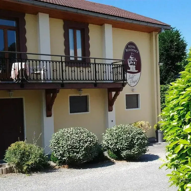 Extérieur de la résidence hôtelière Saint-Daniel