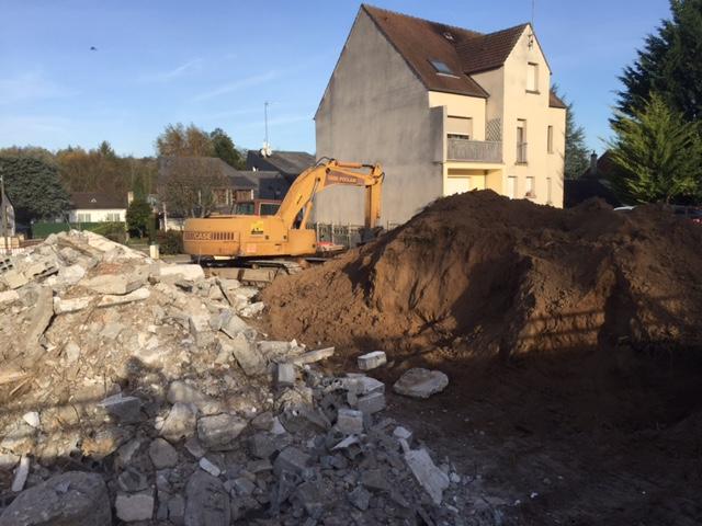 Engins de chantier en démolition