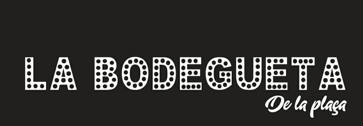Logotipo: "LA BODEGUETA" con texto "De la playa" sobre fondo negro.