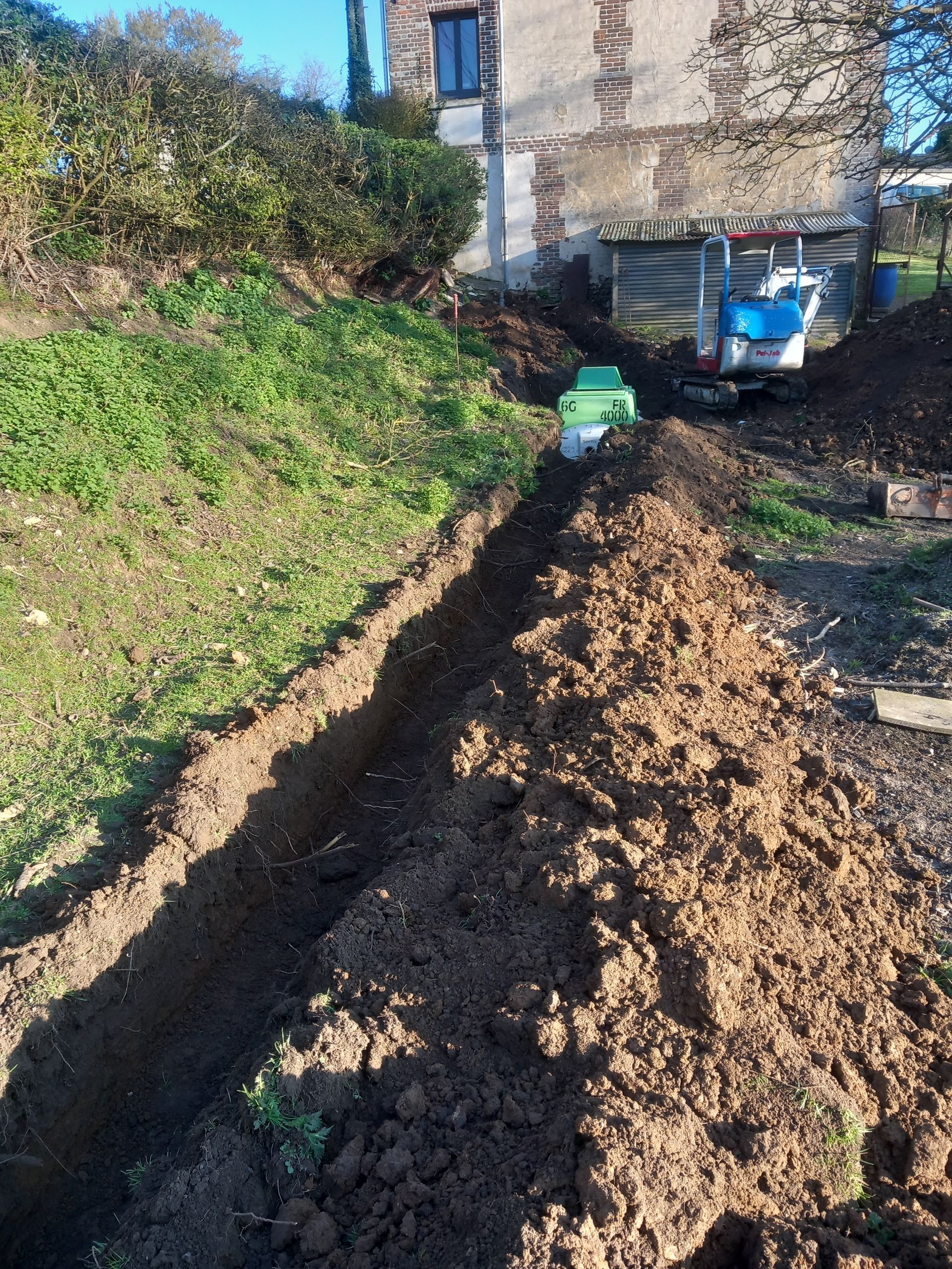 Tranchée avec microstation