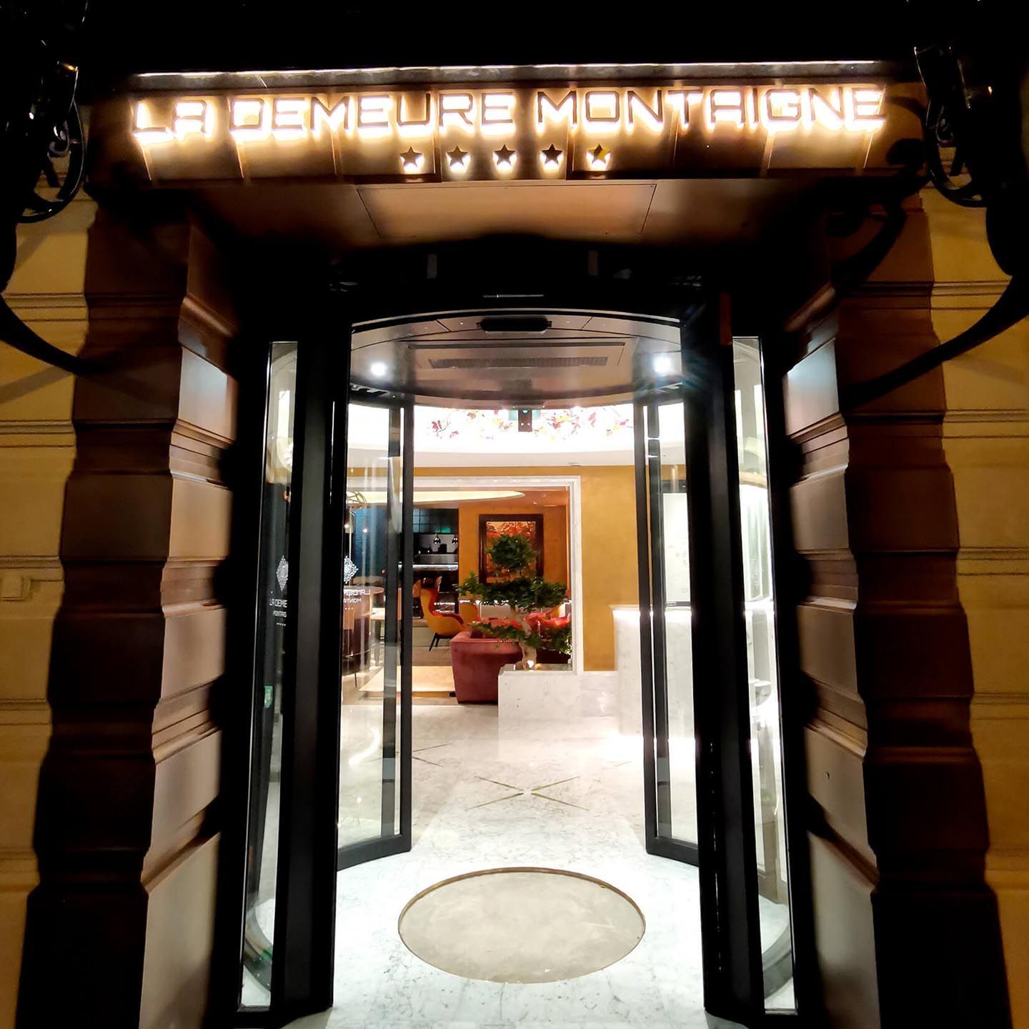 Enseigne cafés hôtels restaurants