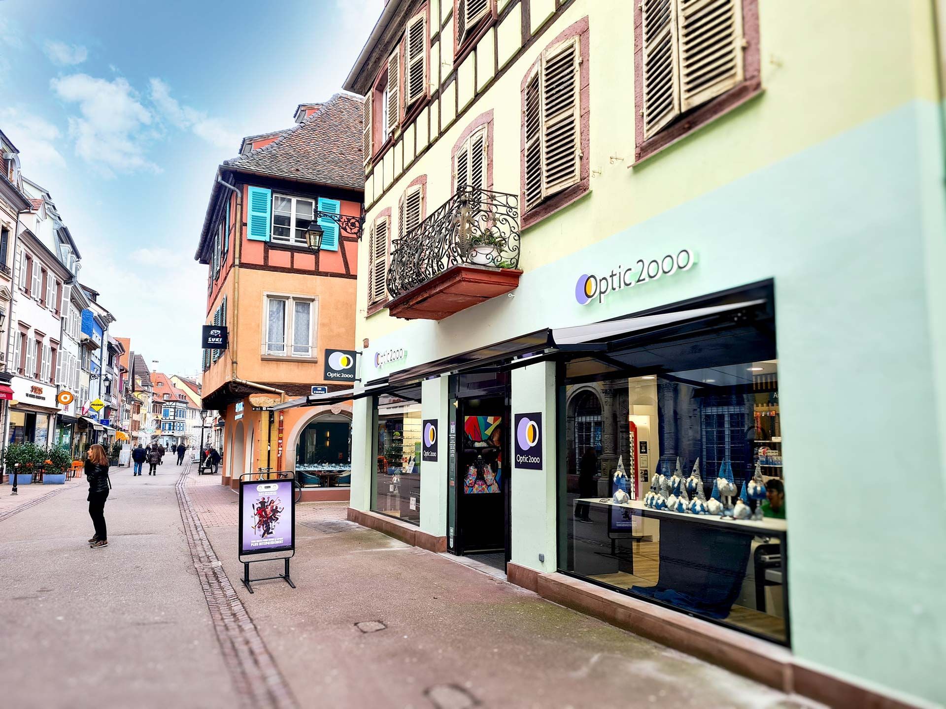 Enseigne Optic 2000 lumineux face noir opaque chant blanc diffusant