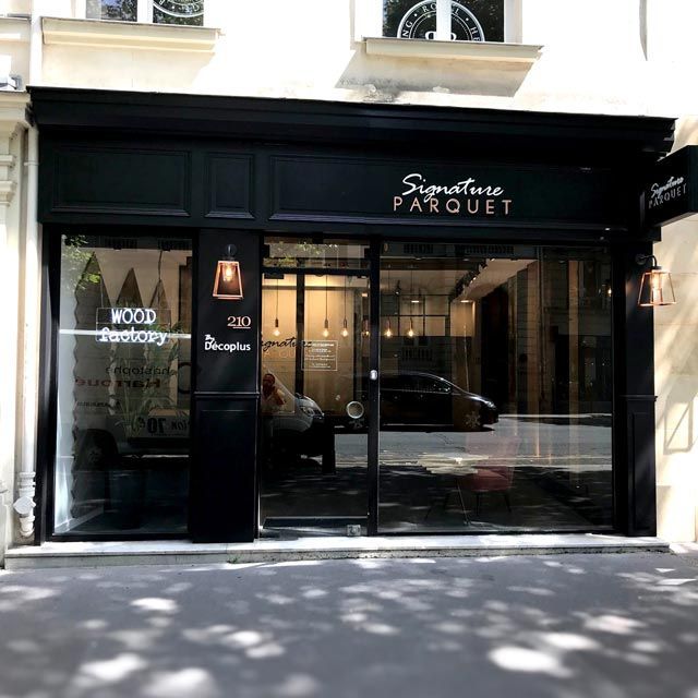 Habillage de façade sobre, noir et moderne