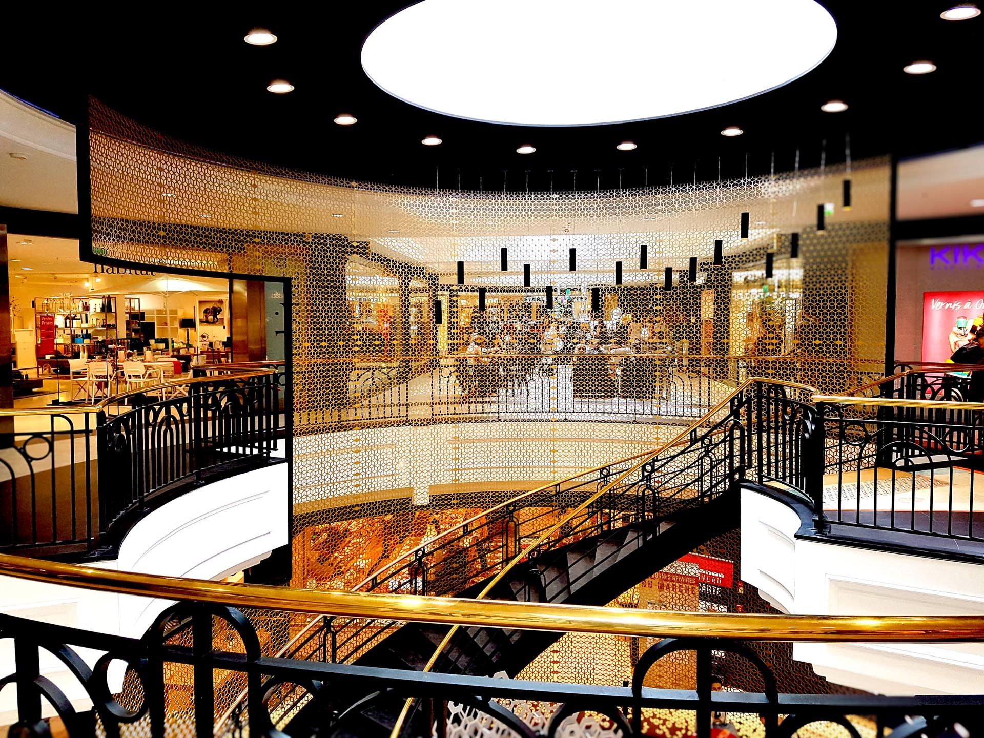 Cloison courbe Passy Plaza