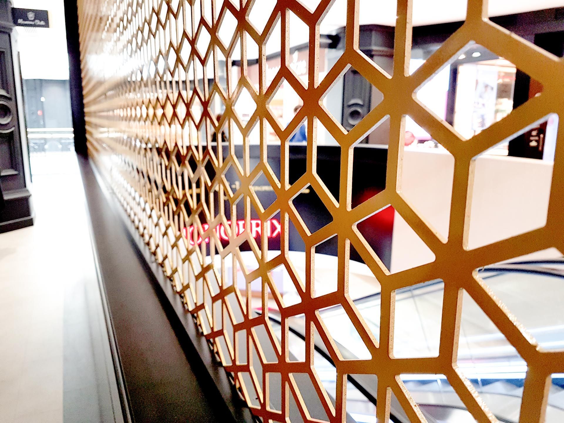 Cloison courbe Passy Plaza détail finitions