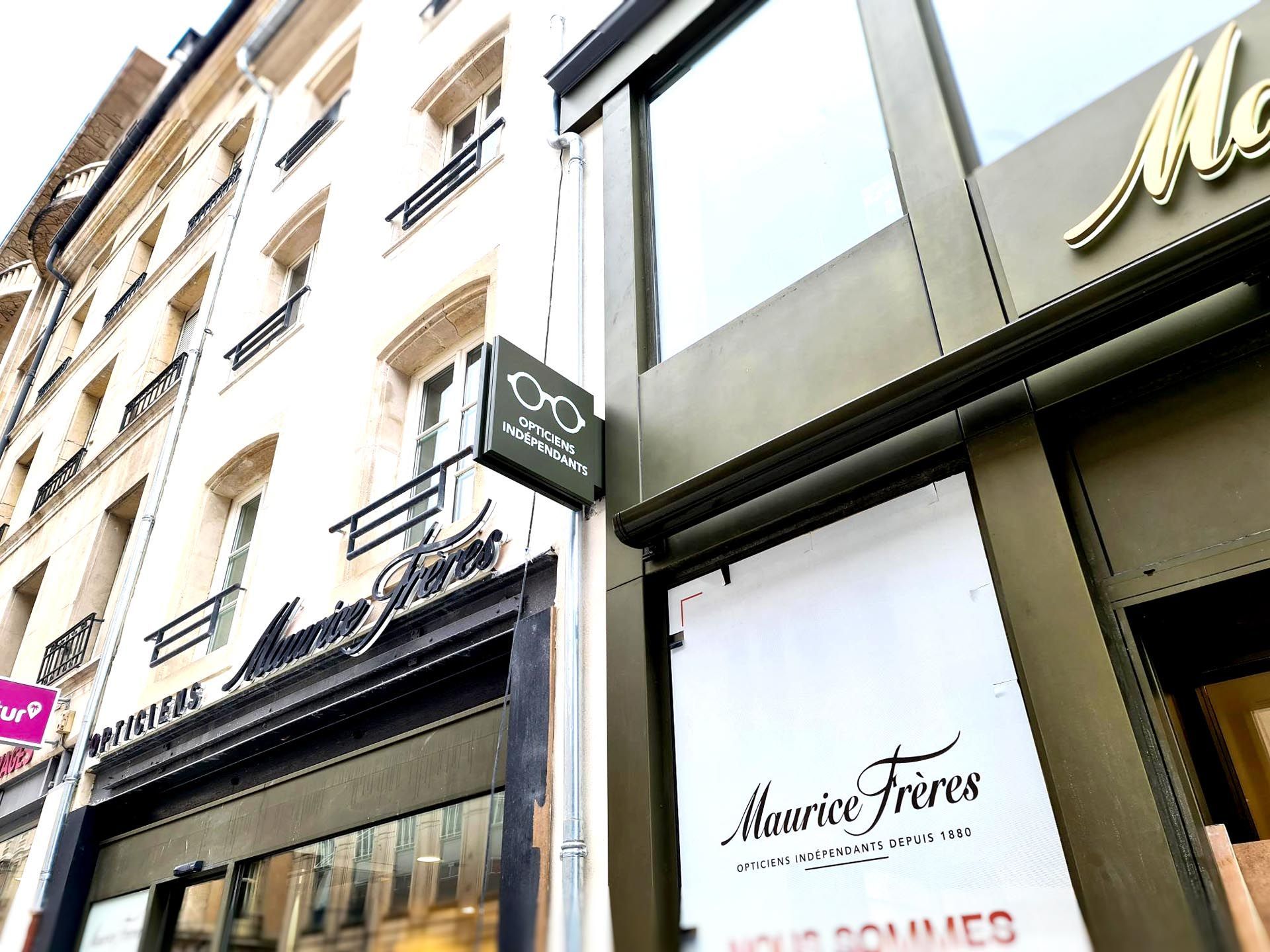 Conception enseigne drapeau sur mesure