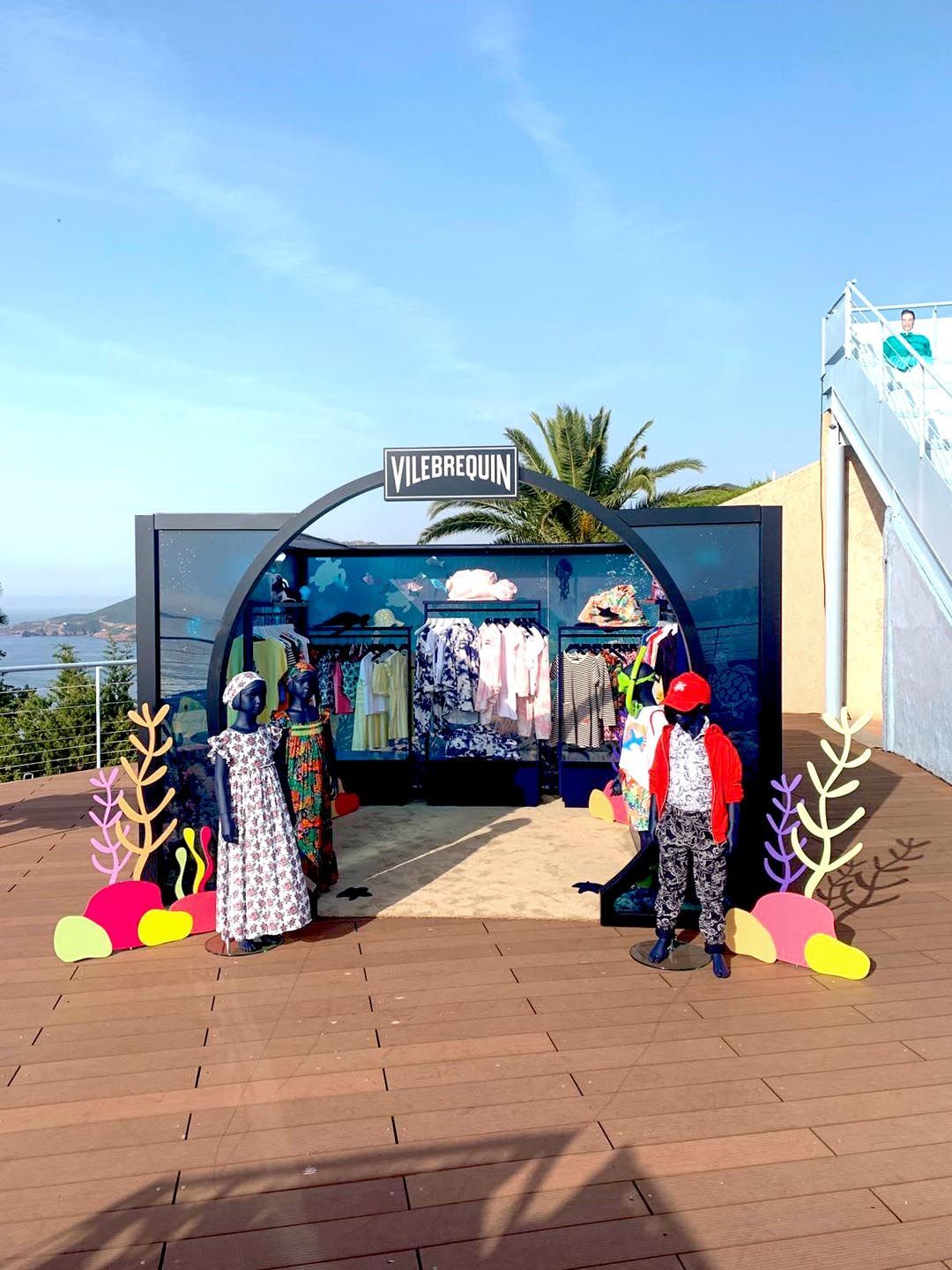 Création stand vêtements éphémère design Lorenzoni