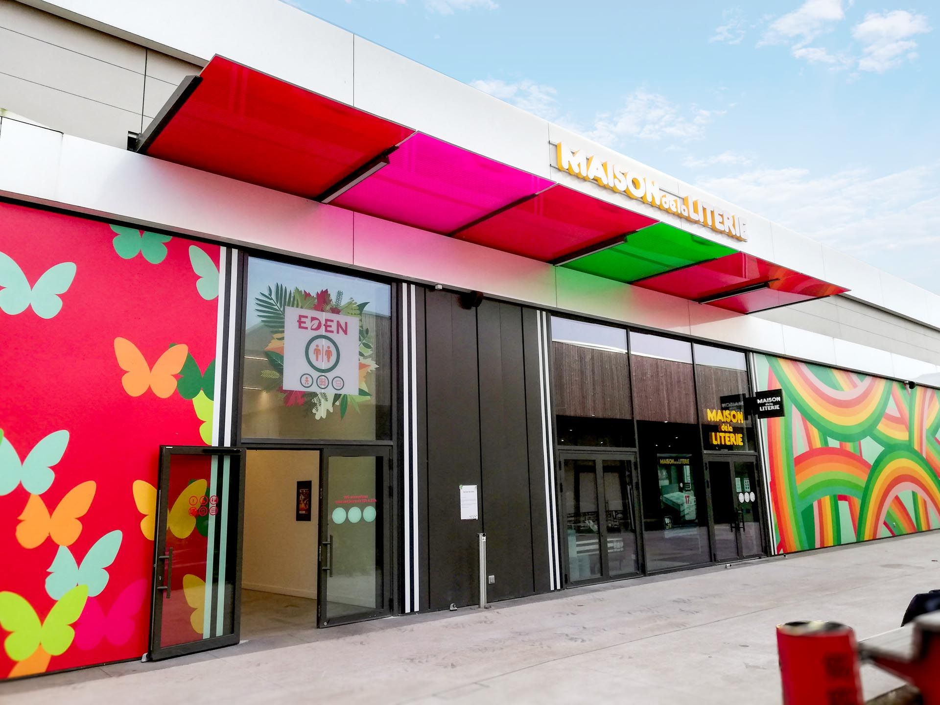 Décor auvents film adhésif transparent coloré