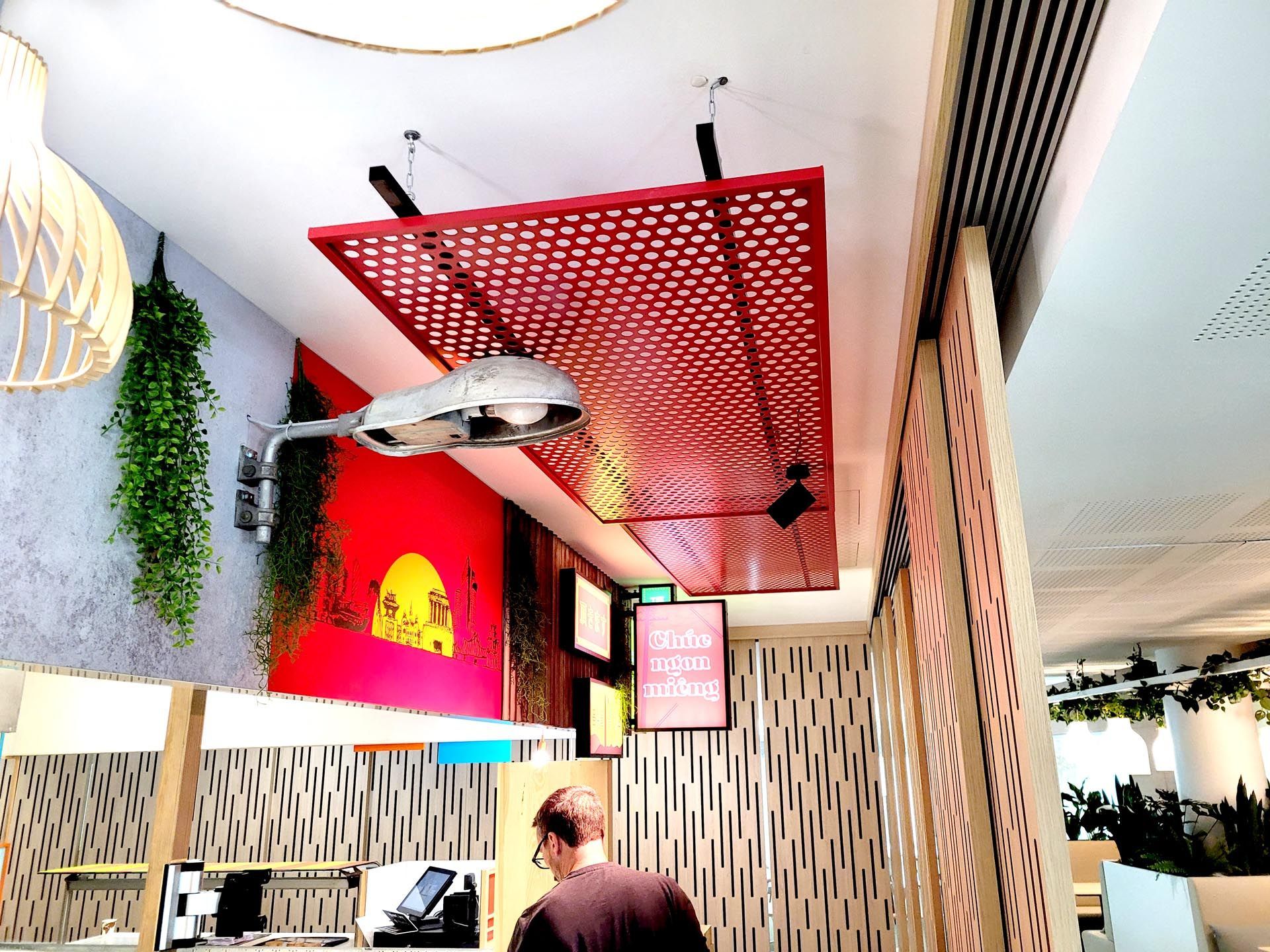 Décoration intérieure faux-plafond métal