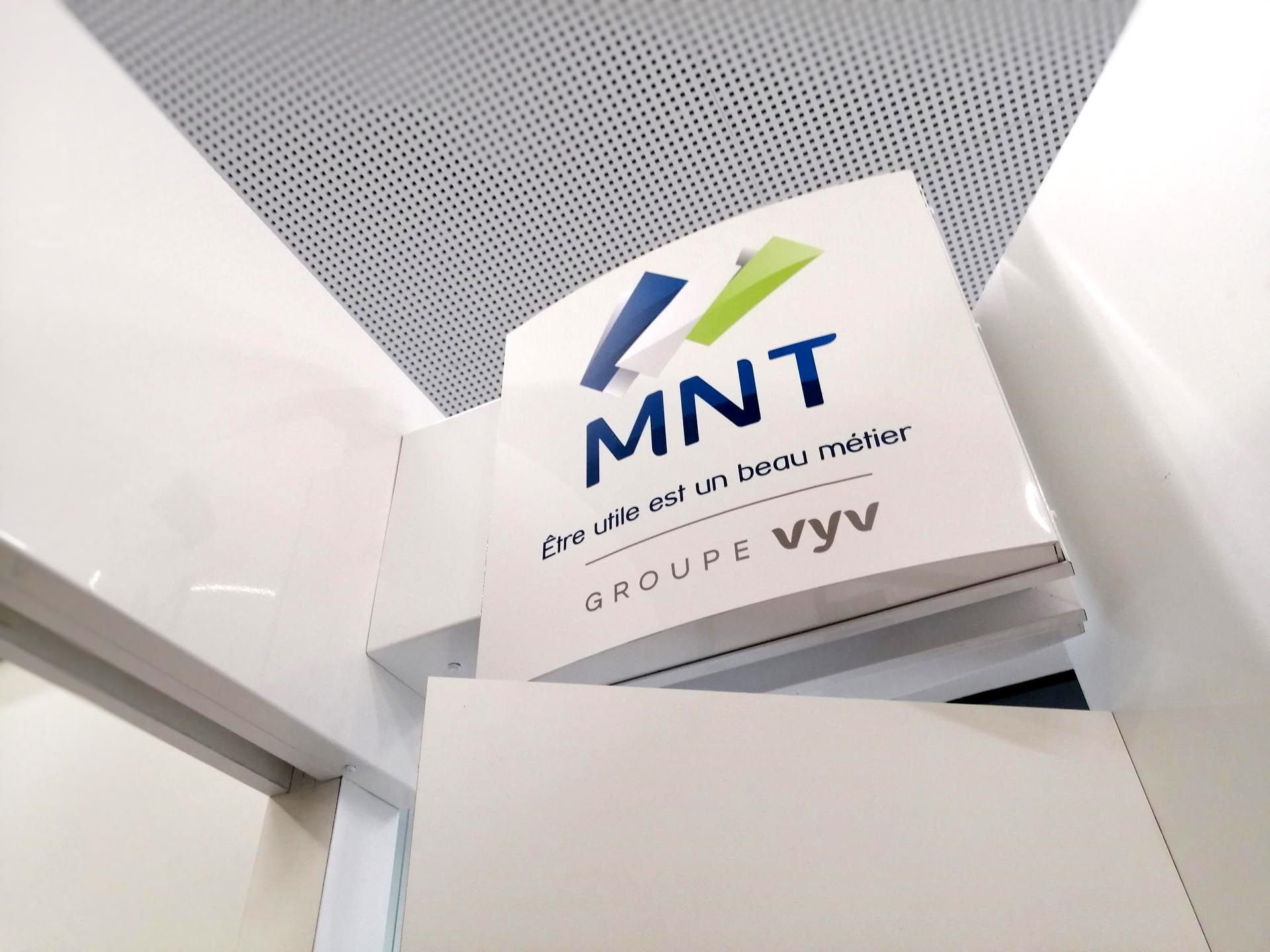 Enseigne drapeau galbé lumineuse