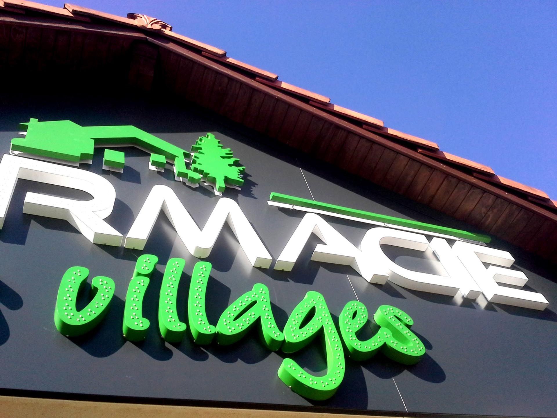 Enseigne industrielle lettres 3D Pharmacie