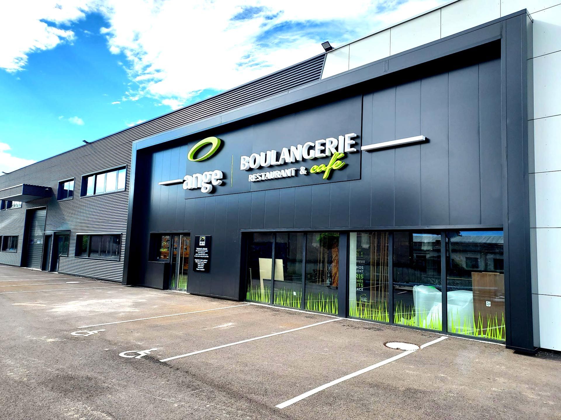Enseigne lumineuse boulangerie Ange