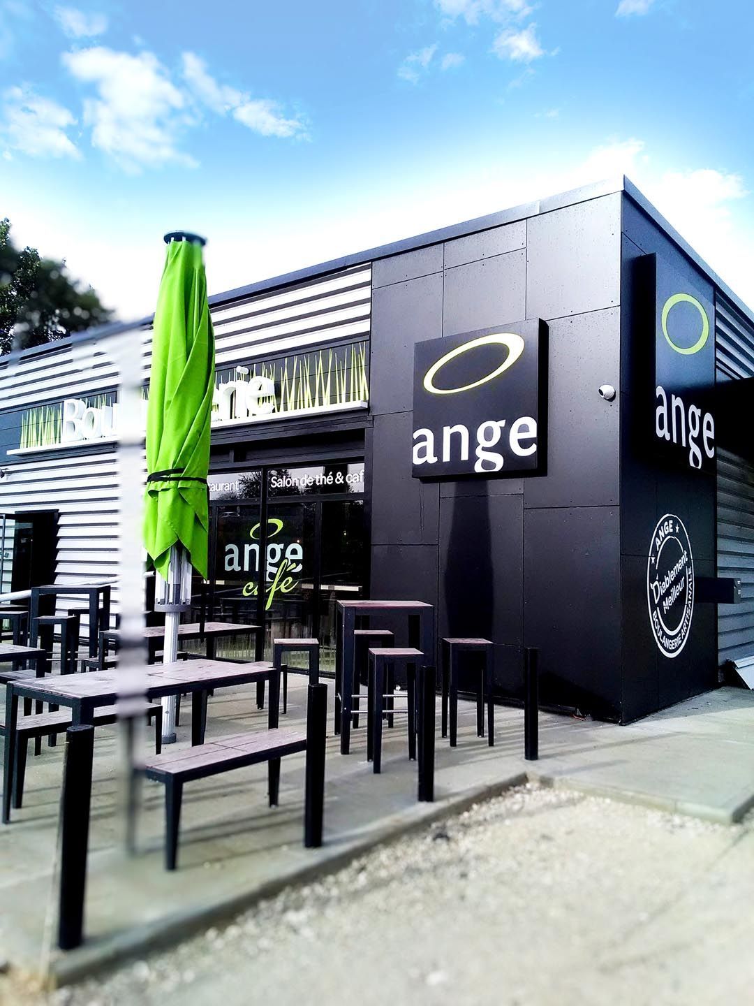 Enseigne lumineuse exterieur boulangerie Ange