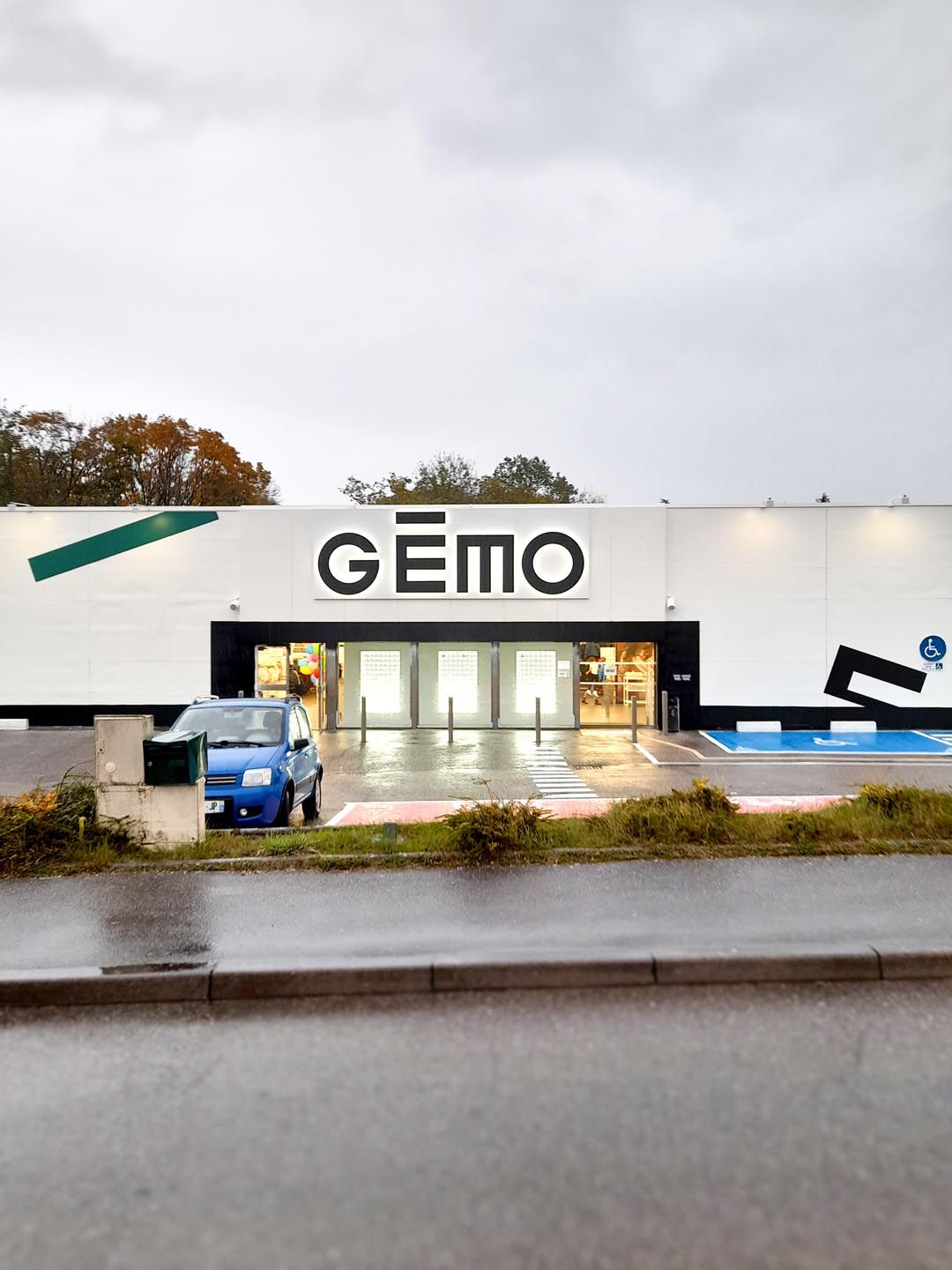 Enseigne lumineuse Gémo