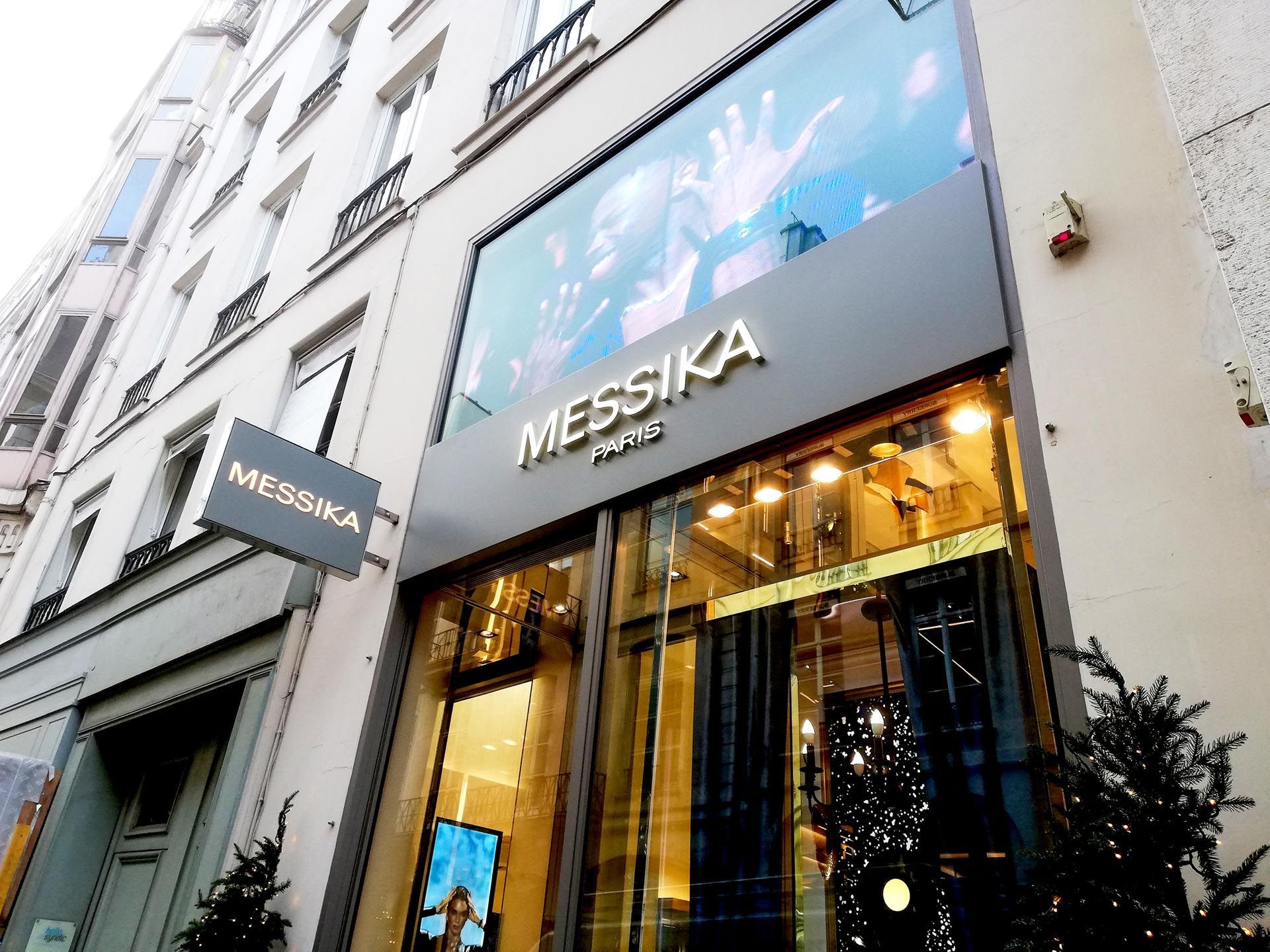 Enseigne lumineuse Messika, façade