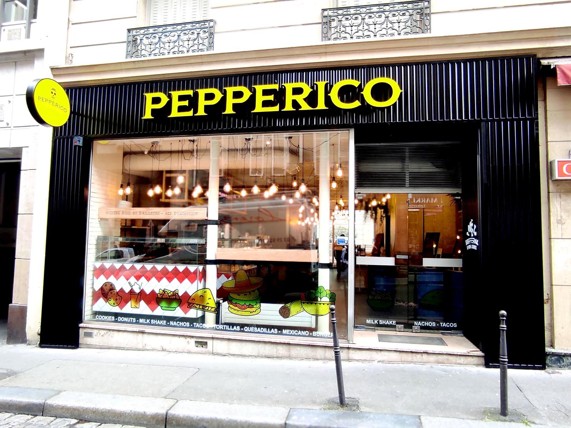 Enseigne lumineuse Pepperico habillage façade tôle ondulée