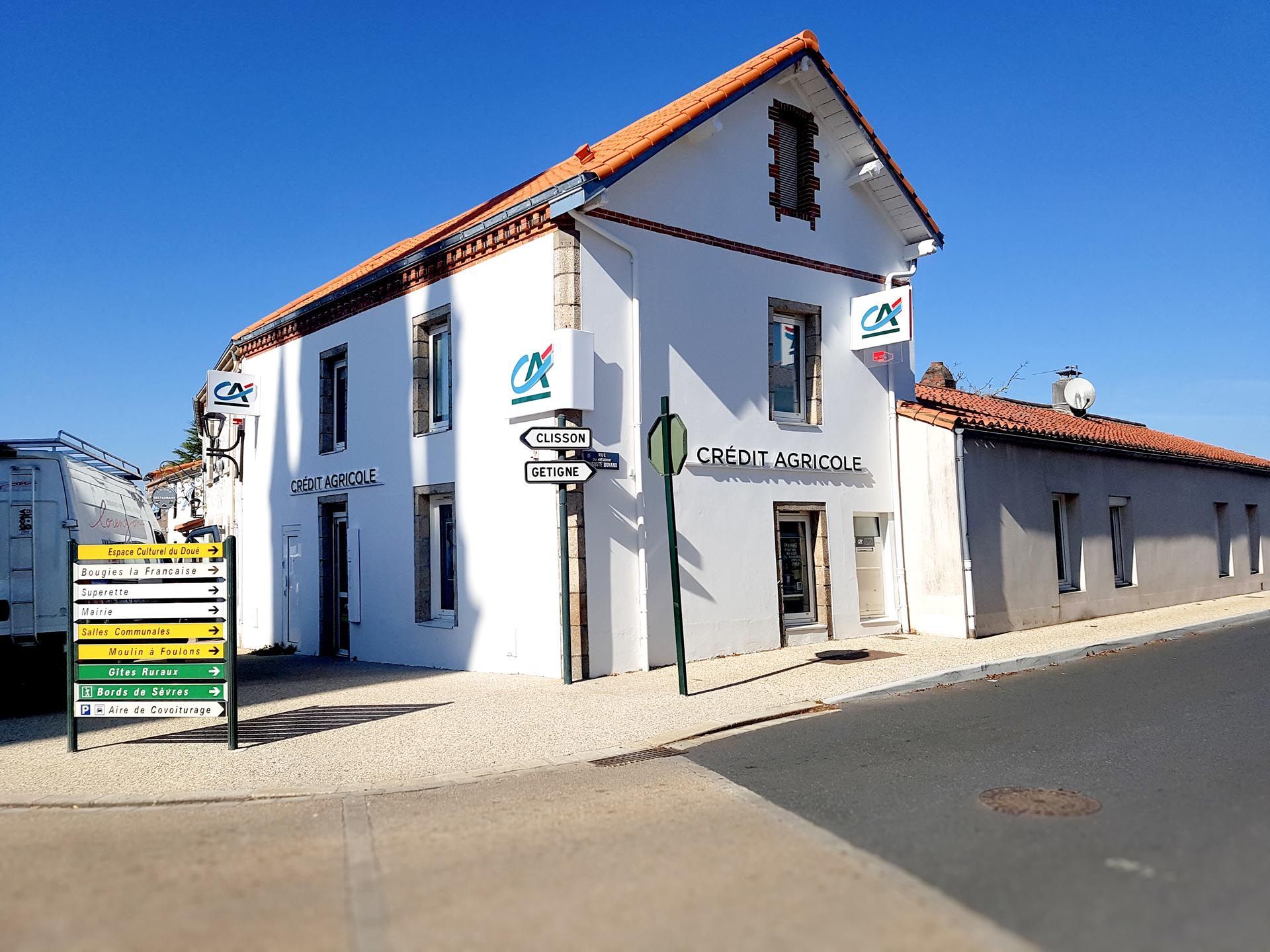 Enseigne lumineuse vue globale Crédit Agricole