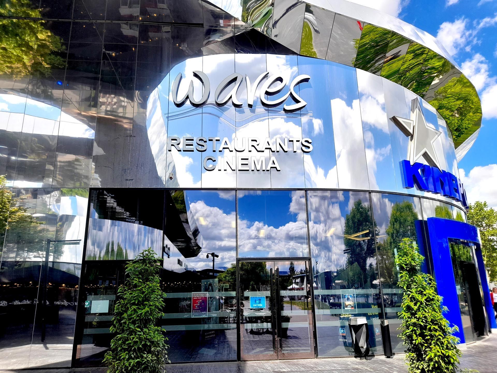 Enseigne publicitaire lumineuse