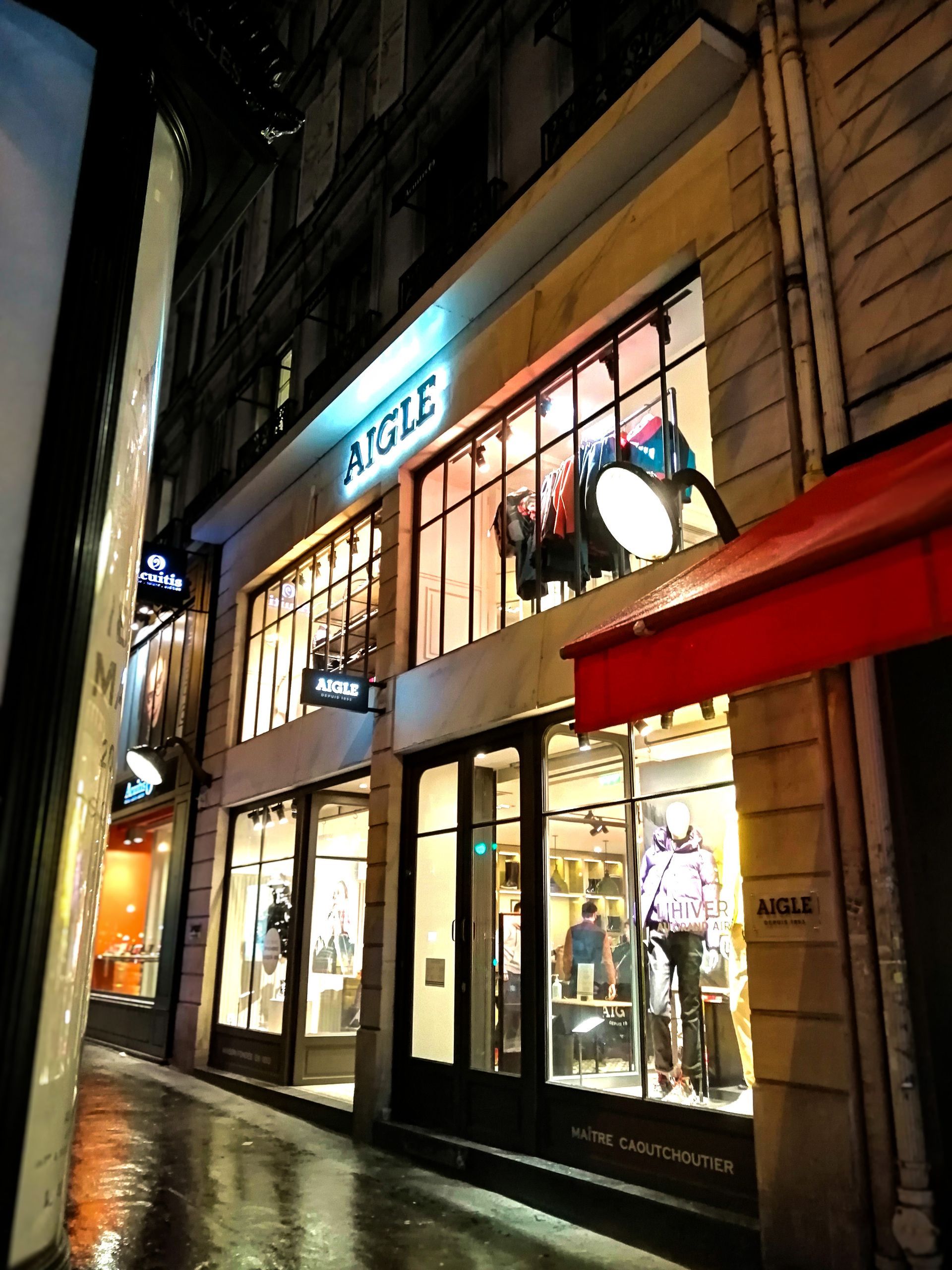 Enseigne rétroéclairée Aigle de nuit