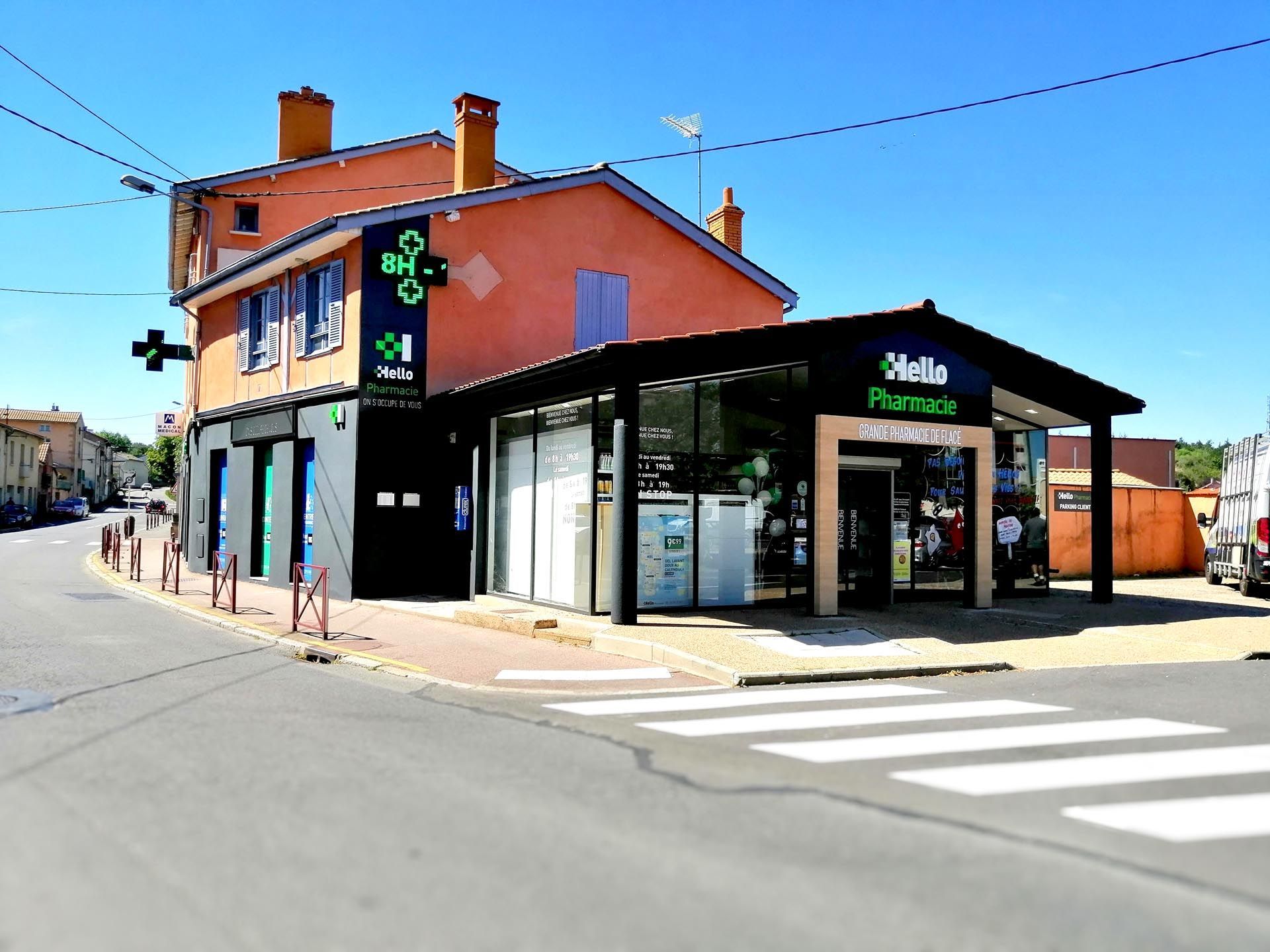 Enseigne vue globale Hello Pharmacie