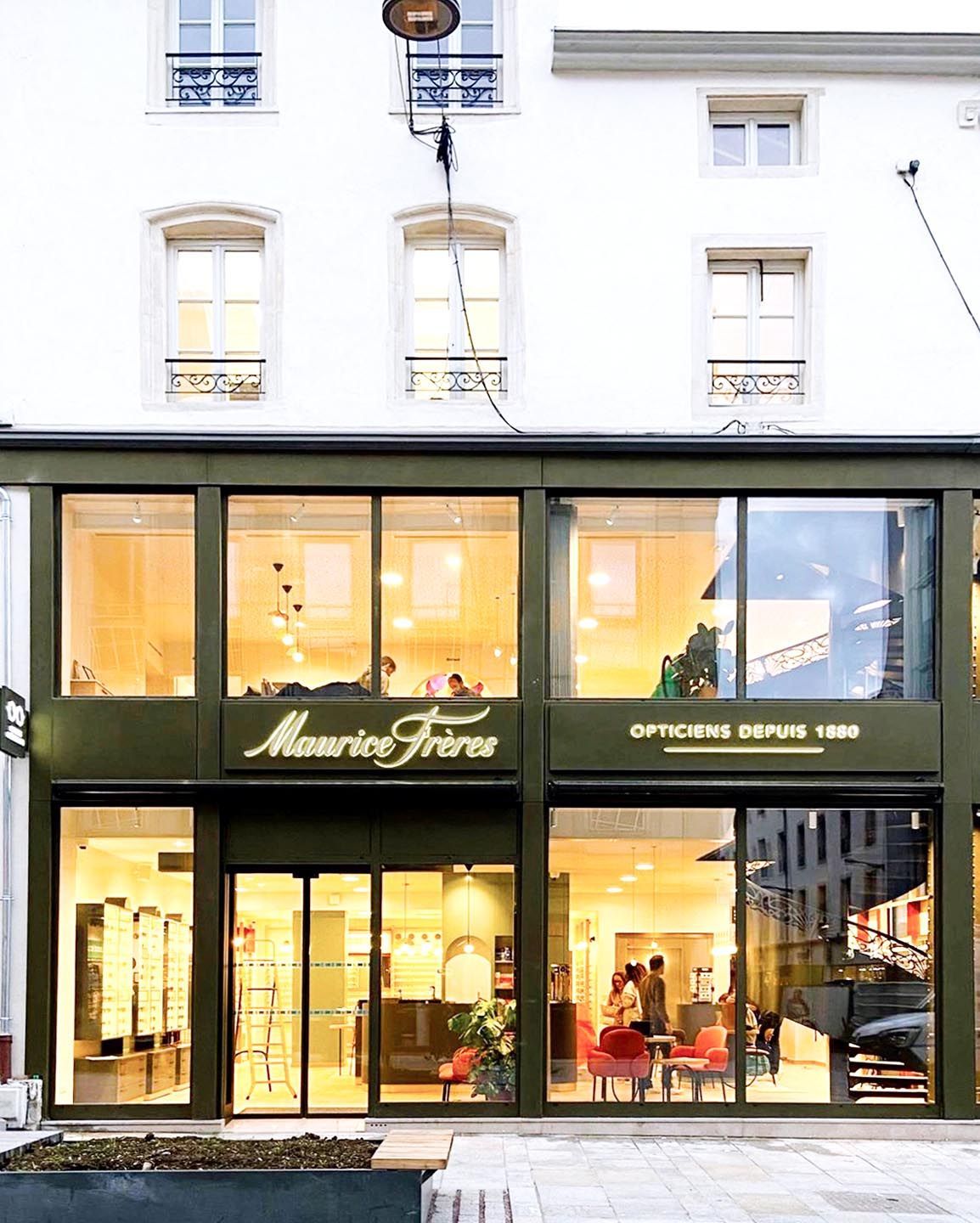 Habillage devanture vintage peinture enseigne