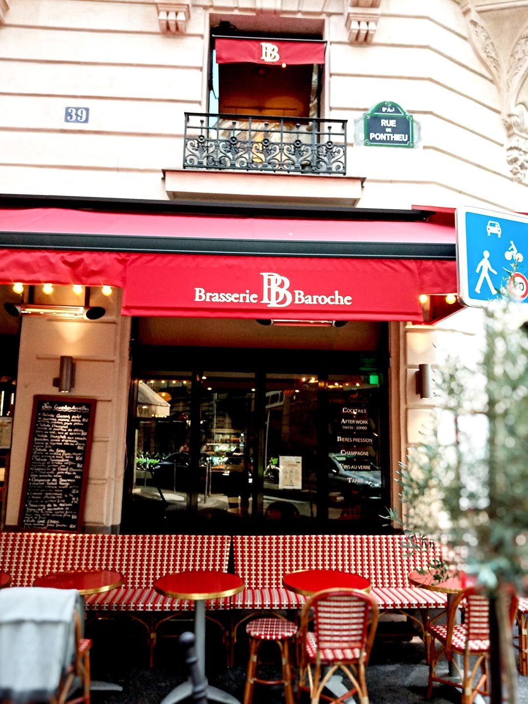 Lambrequin store avec marquage brasserie Baroche