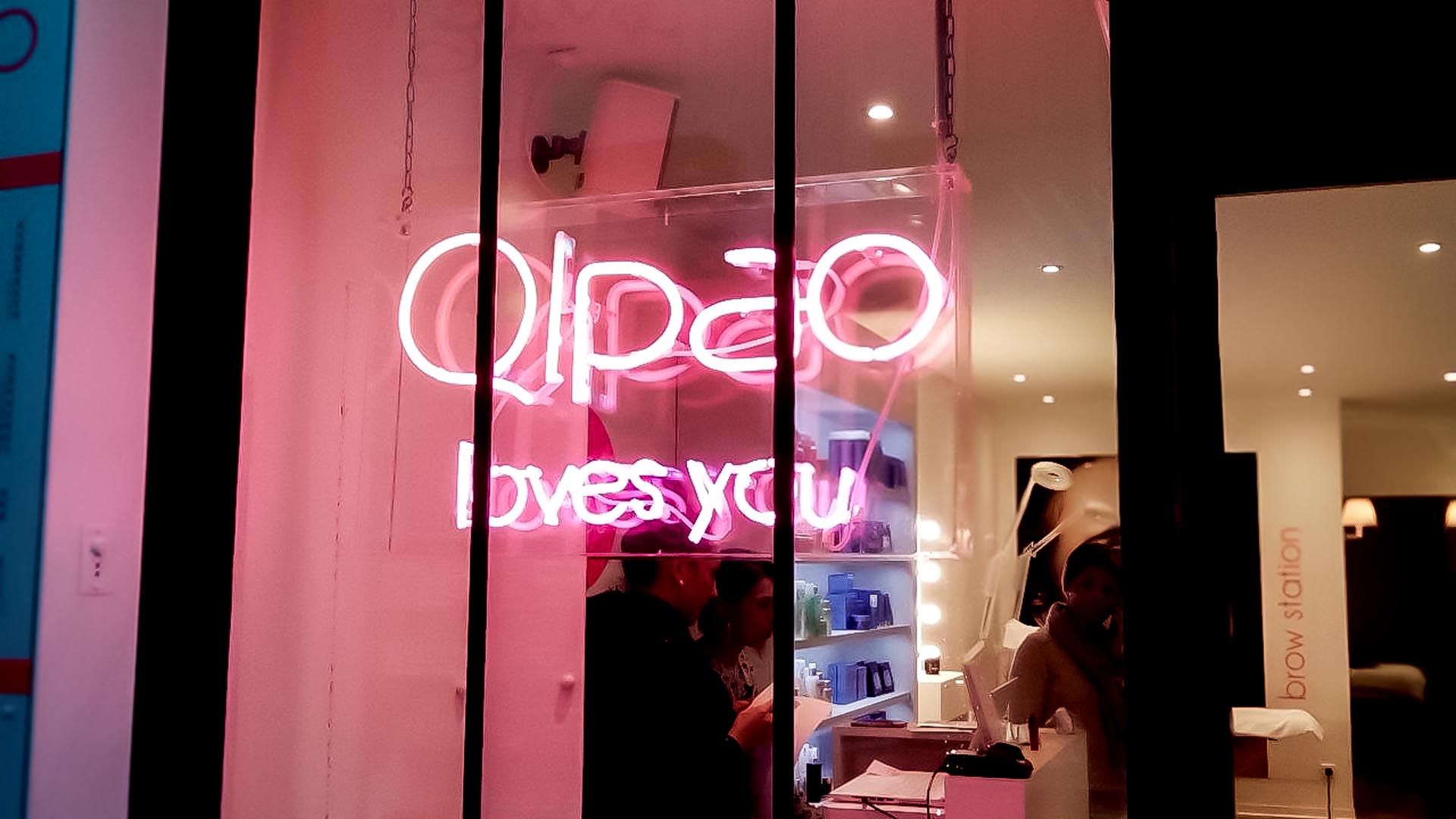 Lettrage néon pour vitrine Épinal