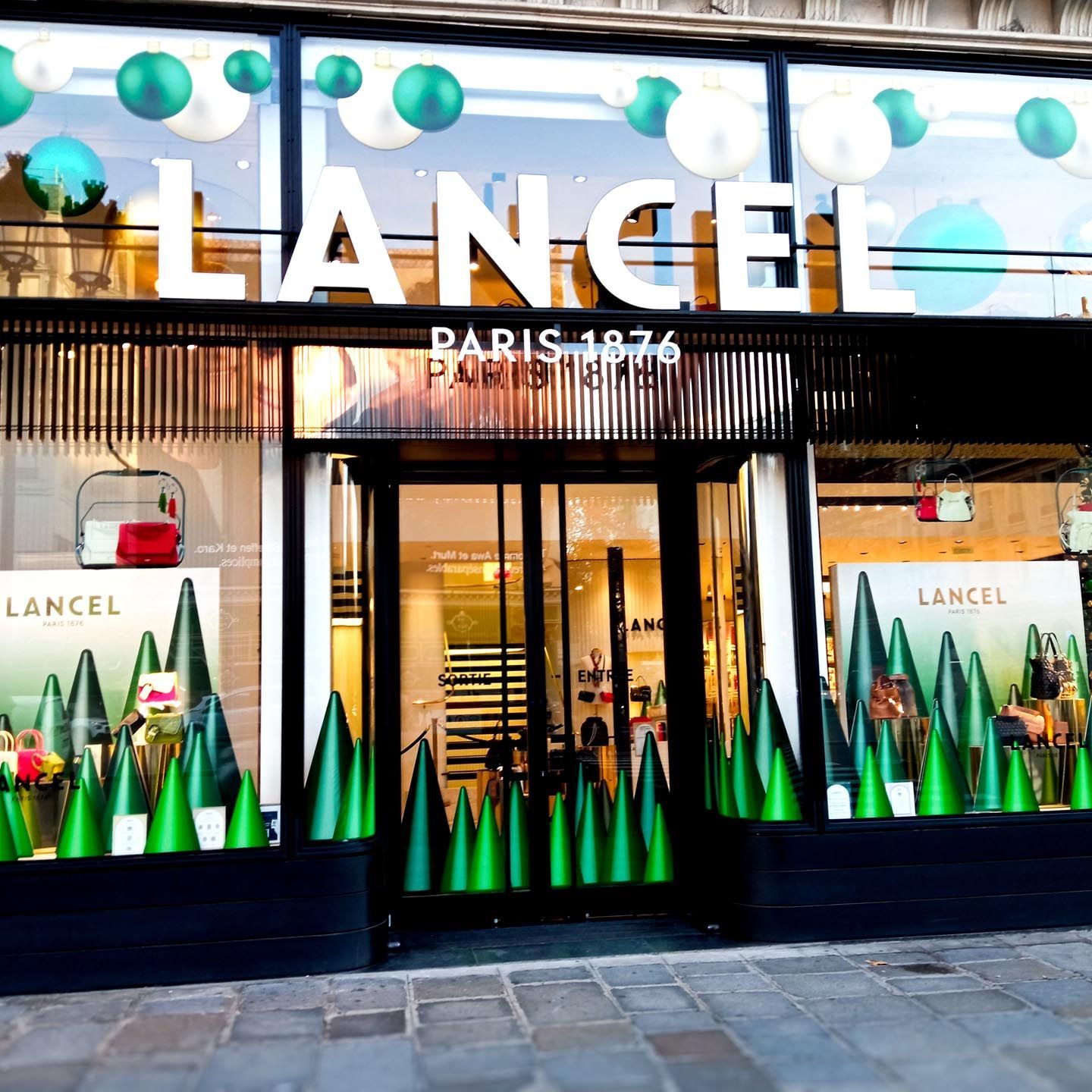 Lettres boîtier lumineuses Lancel