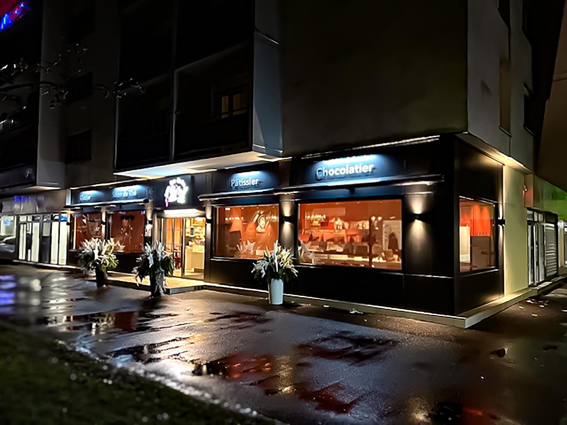 Lettres découpées sur mesure sur rail