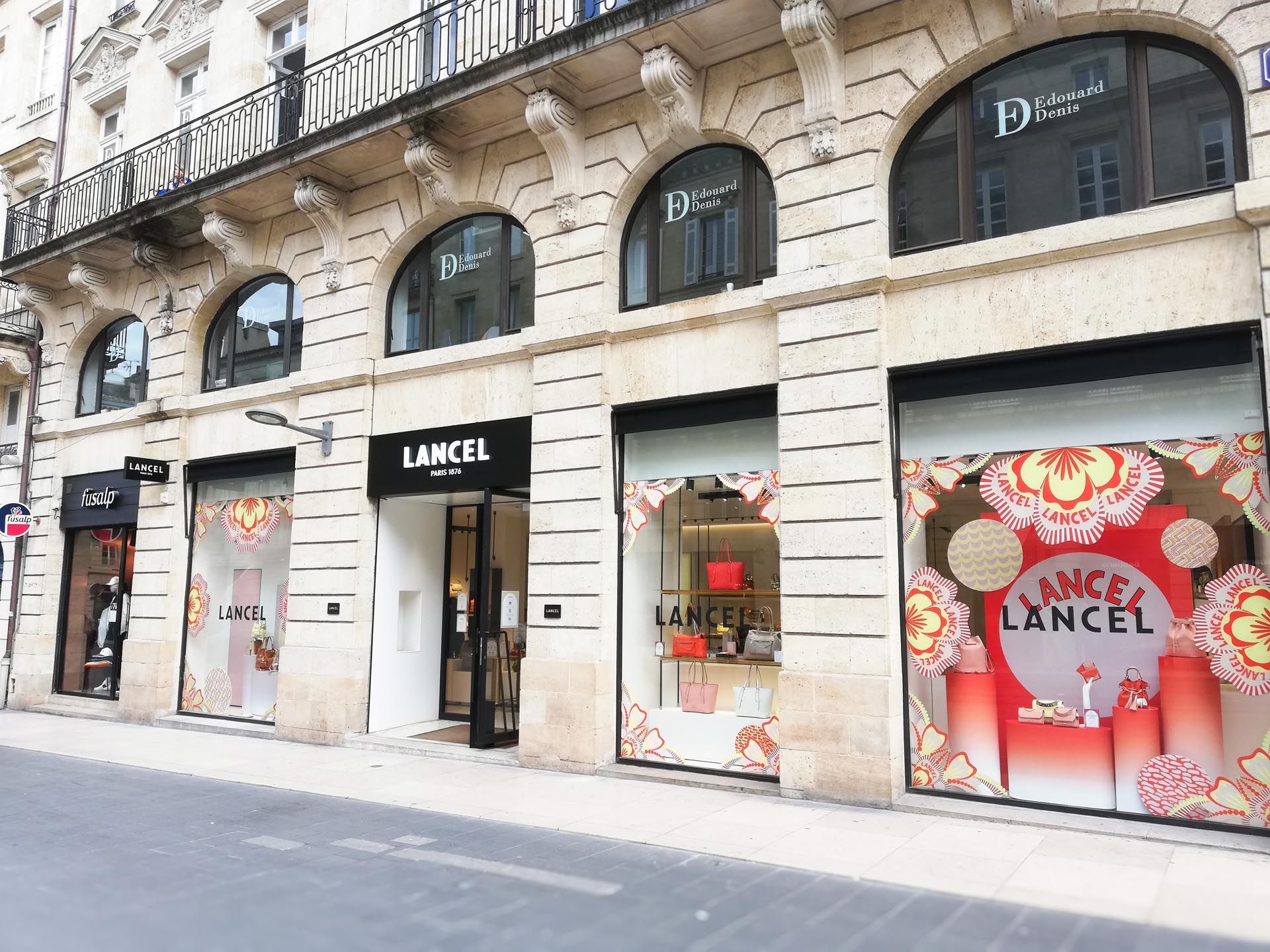 Lettres plexi lumineuses Lancel