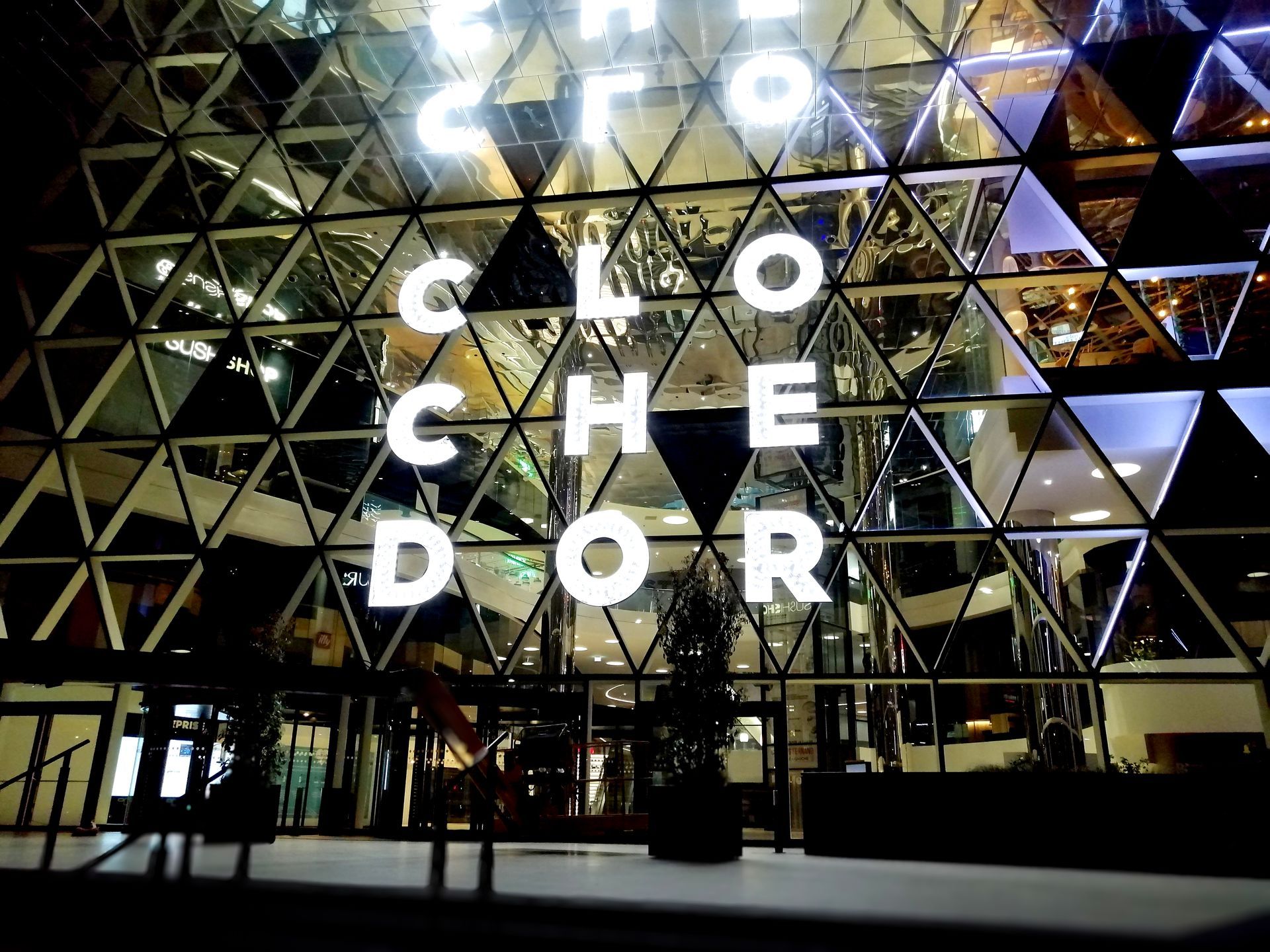 Cloche d'or lettres boîtier fonds chants aluminium