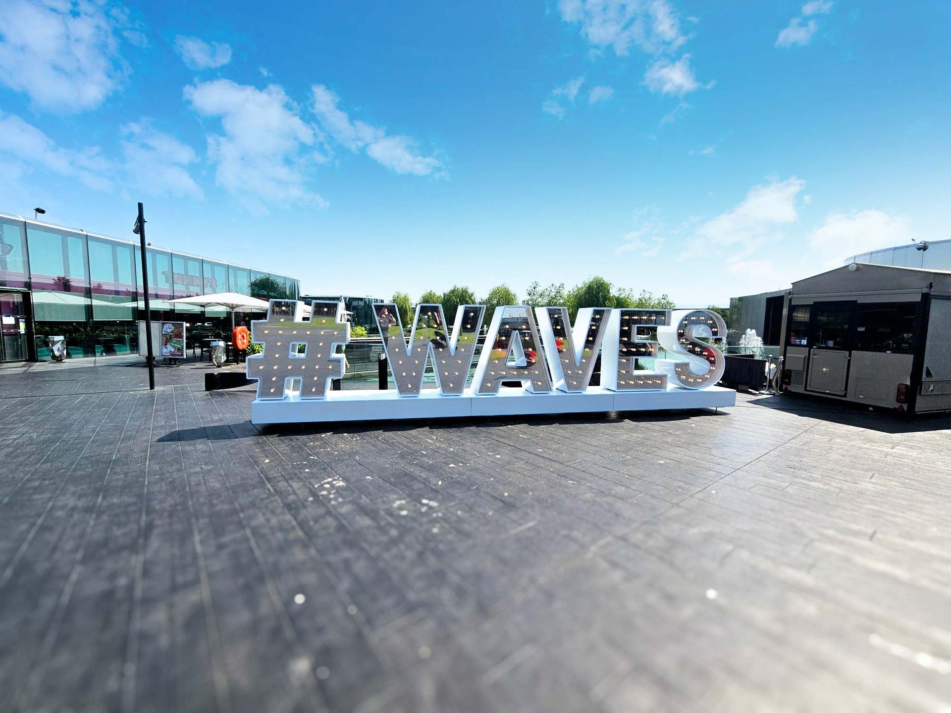 Lettres boîtier creux aluminium polycarbonate waves