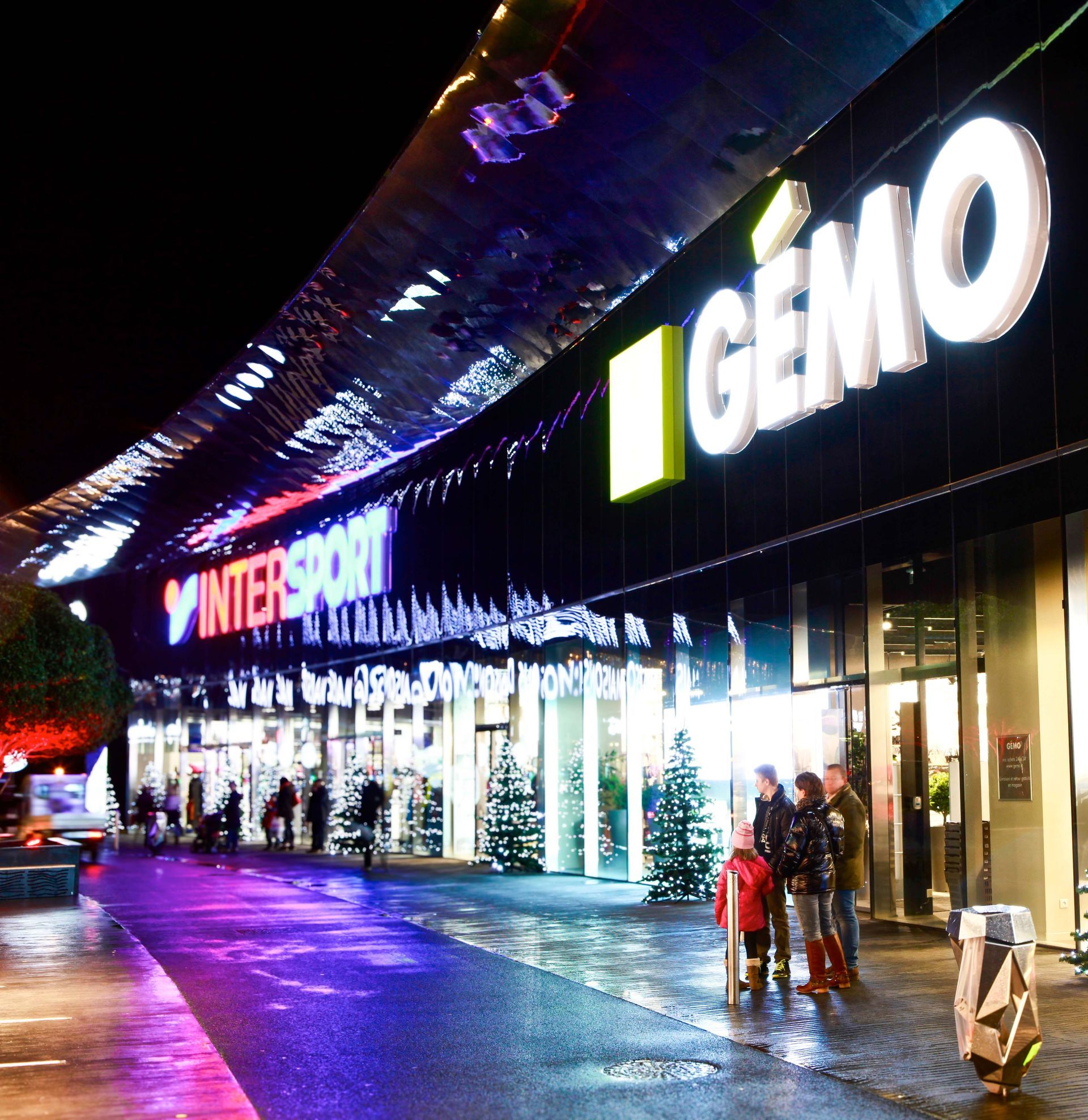 Lettres relief lumineuses, vue de nuit Waves