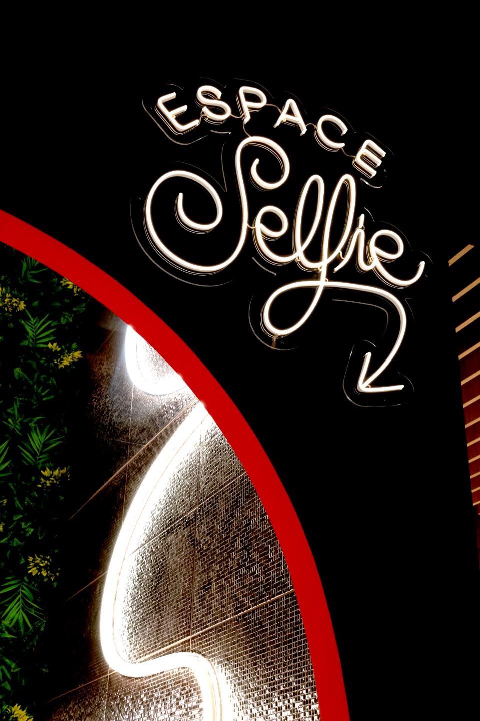 Néon sur mesure pour commerce