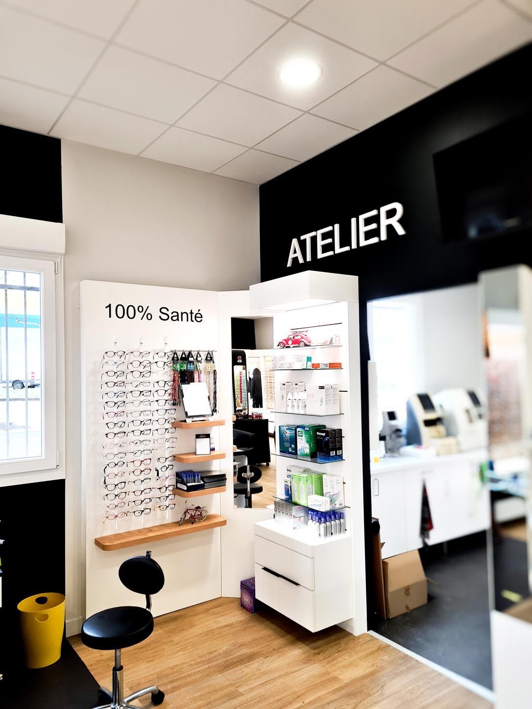 Optic 2000 lettres découpées relief