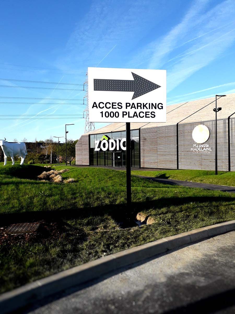 Panneau parking flèche lumineuse